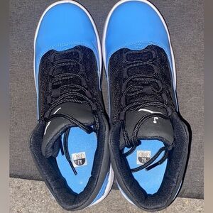 Air Jordan aura 2 | university blue